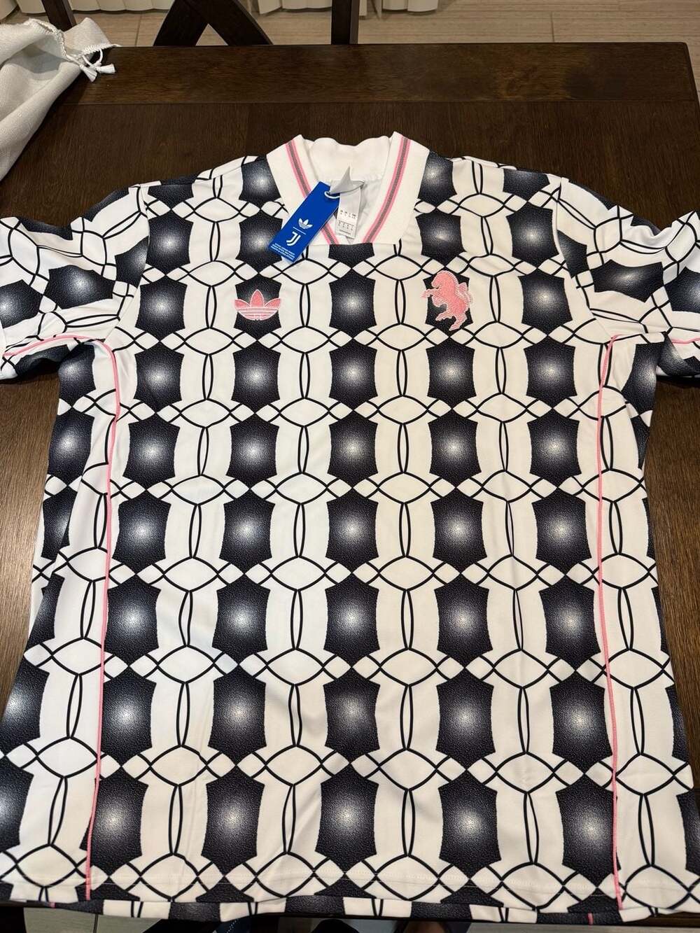 Adidas Juventus LFSTLR Jersey Size XL White Black Graphic Soccer JM9447